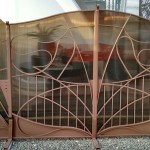 Modern gate with polycarbonate